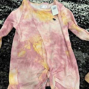 Abercrombie girls 11/12 tie dye shirt size 11/12
